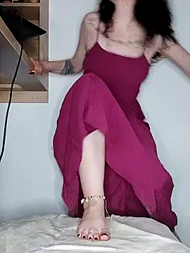 Goddessm00n1 online show from May 2026 07:00:02 PM