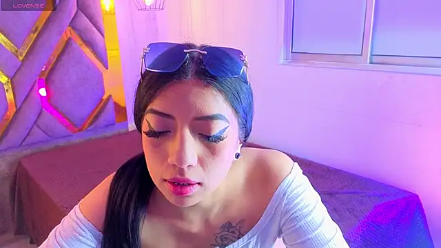 Ey Im simone  online show from May 2026 12:56:01 PM