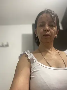 Soy Camila8 online show from May 2026 12:48:01 PM