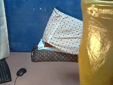 Snapshot of hotchilimom chatting on November 2025 09:14:02 PM hotchilimom online show from November 2025 09:14:02 PM