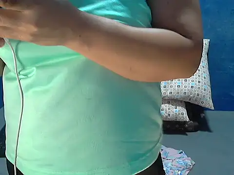 Snapshot of hotchilimom chatting on March 2026 04:27:01 AM hotchilimom online show from March 2026 04:27:01 AM