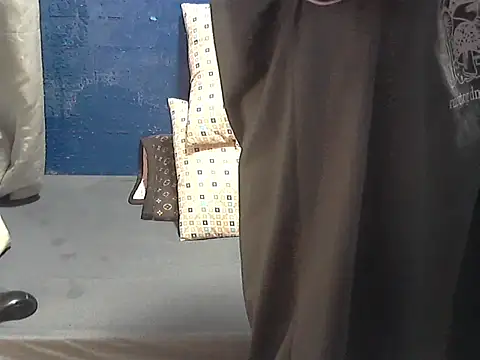 hotchilimom online show from May 2026 07:51:01 PM
