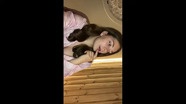 HoneyWithHeat1 online show from May 2026 08:36:01 PM