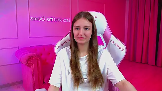 Snapshot of SofiaSarvains chatting on June 2026 07:01:02 PM SofiaSarvains online show from June 2026 07:01:02 PM