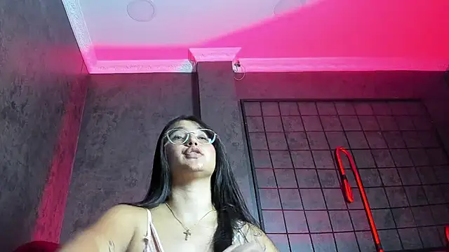 Janett Moore online show from May 2026 02:45:01 PM
