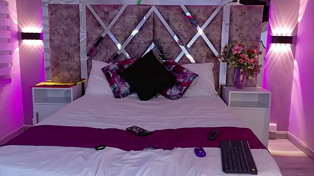 ParisRose  online show from June 2026 07:12:02 PM