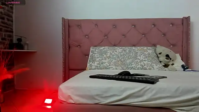 valery-hott-gb online show from May 2026 07:10:02 PM