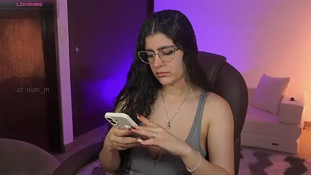  Niah online show from May 2026 09:33:02 PM