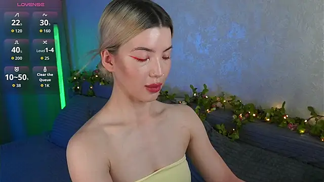 LindaThackerr online show from June 2026 04:17:01 AM