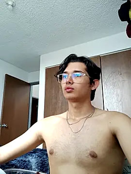x-NoAh-x online show from May 2026 07:09:01 PM