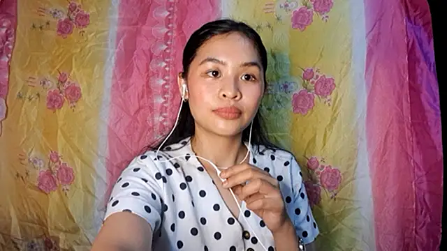 IlseHouskeeper online show from May 2026 02:33:02 PM