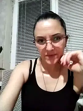 MillaMia45 online show from May 2026 07:33:01 PM