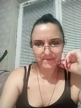 MillaMia45 online show from May 2026 07:43:01 PM
