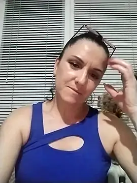 MillaMia45 online show from May 2026 07:12:01 PM