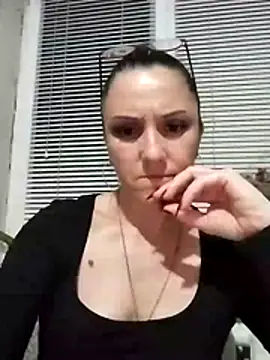 MillaMia45 online show from May 2026 07:21:02 PM
