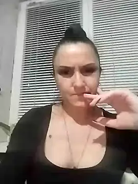 MillaMia45 online show from May 2026 07:41:02 PM