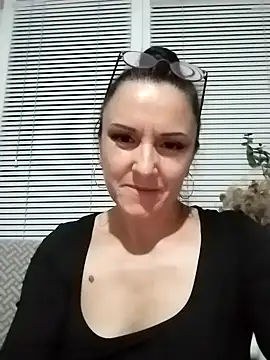 MillaMia45 online show from May 2026 07:20:01 PM