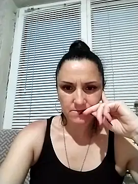 MillaMia45 online show from May 2026 05:50:02 PM