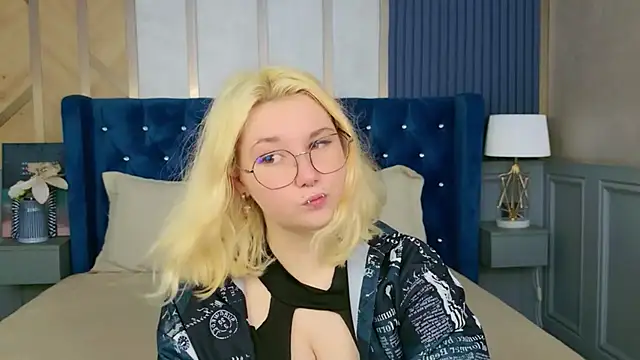 Snapshot of Cassey_Well chatting on May 2026 03:41:02 PM Cassey Well online show from May 2026 03:41:02 PM
