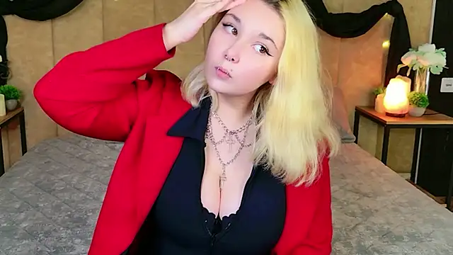 Snapshot of Cassey_Well chatting on June 2026 05:34:01 AM Cassey Well online show from June 2026 05:34:01 AM