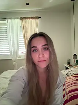 LillyStarr online show from May 2026 03:30:01 PM