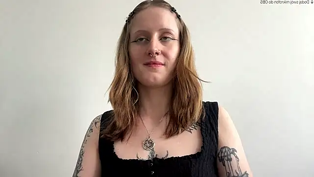 Snapshot of LaraLovely chatting on June 2026 12:33:02 PM LaraLovely online show from June 2026 12:33:02 PM