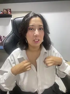 saramaSS online show from May 2026 03:58:02 AM