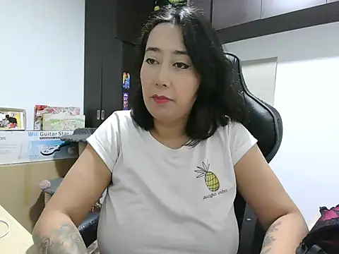 saramaSS online show from May 2026 11:10:01 PM
