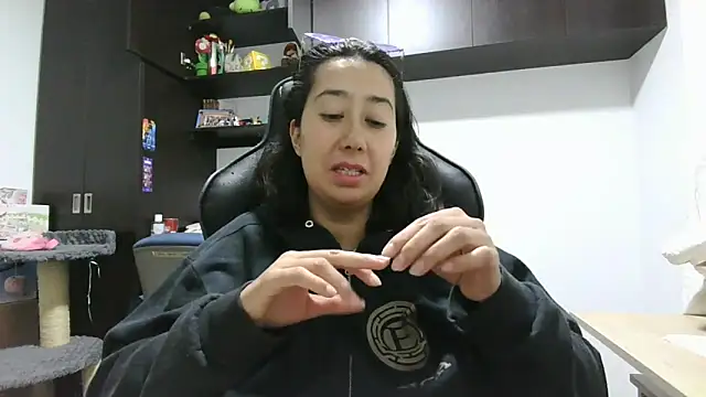 saramaSS online show from May 2026 04:09:01 AM