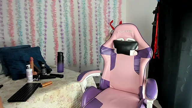 PaulinaThomson online show from July 2026 12:30:02 AM