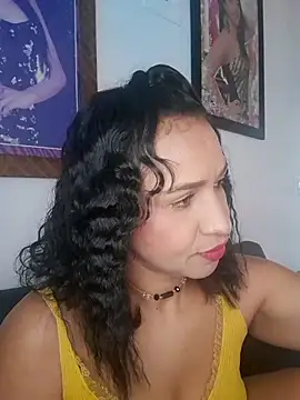 Snapshot of mell0102 chatting on May 2026 12:00:02 PM mell0102 online show from May 2026 12:00:02 PM