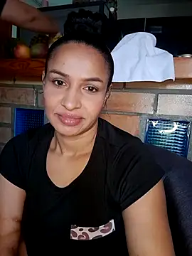 Snapshot of mell0102 chatting on July 2026 11:57:01 AM mell0102 online show from July 2026 11:57:01 AM