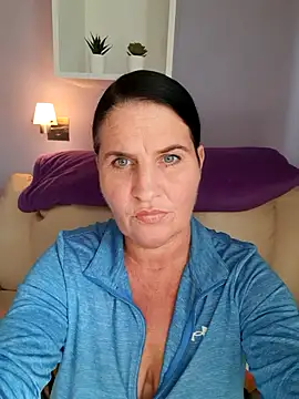 Velvet-Milf online show from May 2026 08:32:02 AM