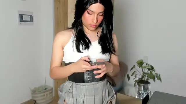 naomimoore828 online show from May 2026 08:48:02 PM