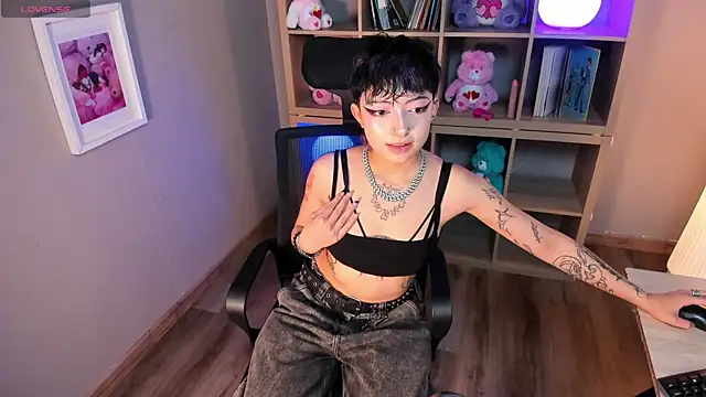 shiny wolf online show from June 2026 08:46:01 PM