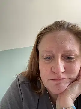 Kellilyn10 online show from May 2026 04:48:01 PM