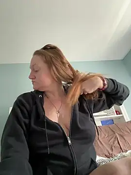 Kellilyn10 online show from June 2026 03:34:02 PM