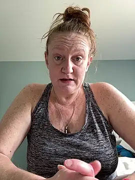 Kellilyn10 online show from June 2026 06:21:02 PM