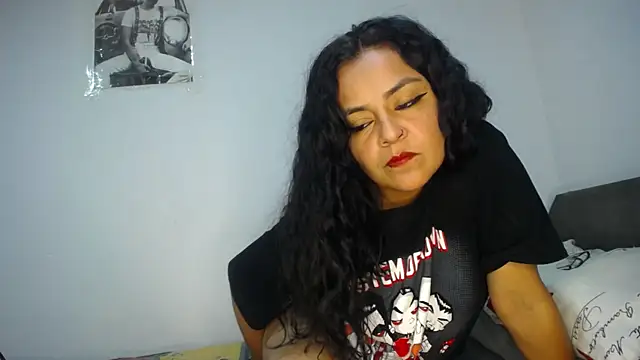 wilddesire66 online show from May 2026 04:18:02 AM
