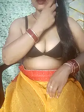 Juli 80 online show from May 2026 06:09:01 PM