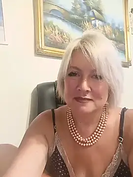 MollyyJoyy online show from July 2026 05:53:02 PM