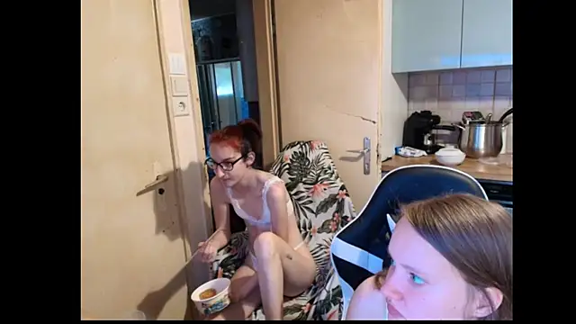 Sexycouple3518 online show from May 2026 03:53:02 PM