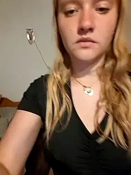 Sexycouple3518 online show from June 2026 06:30:01 PM