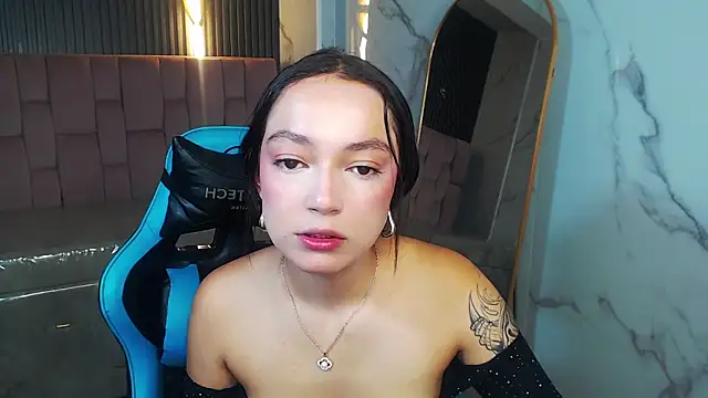 Cinnamon b online show from May 2026 08:05:01 PM
