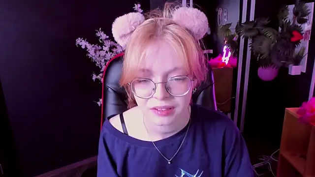 FoxxyyPolly online show from May 2026 06:07:02 AM