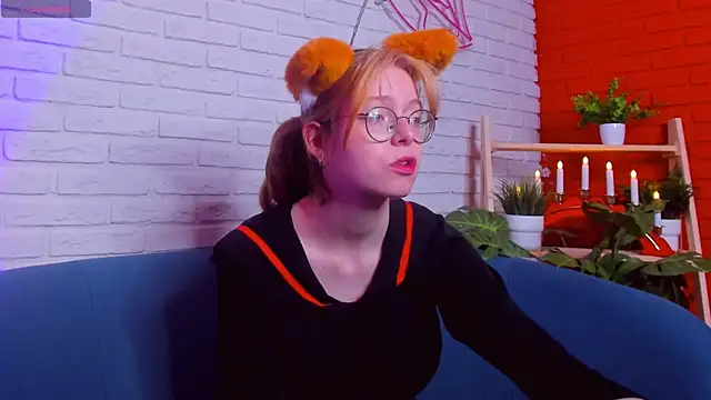 FoxxyyPolly online show from June 2026 05:49:01 AM