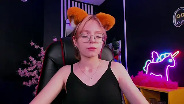 FoxxyyPolly online show from July 2026 05:43:01 AM
