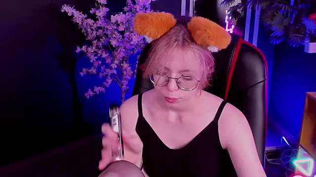 FoxxyyPolly online show from July 2026 05:32:02 AM