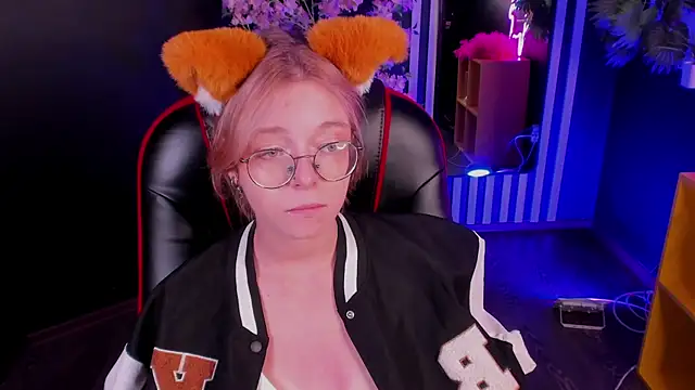 FoxxyyPolly online show from July 2026 05:25:02 AM