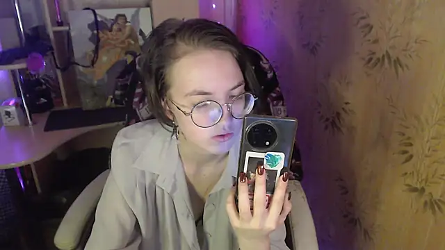 Alessa Kiss online show from May 2026 02:54:01 PM